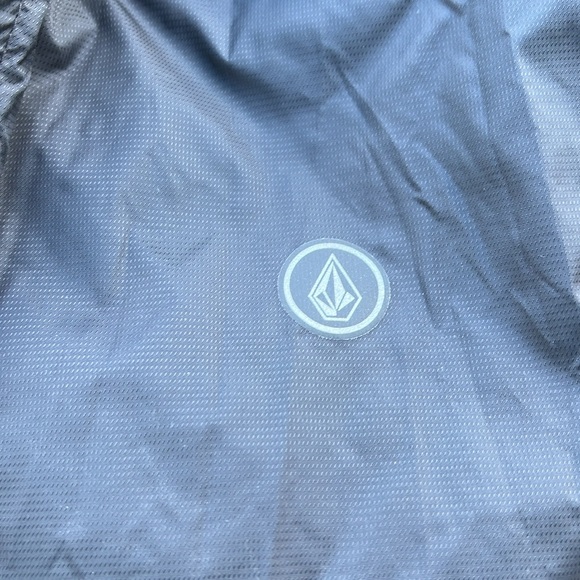 Volcom rain jacket. Boys Large (12 Y). Water resistant. Hood. Black - Picture 3 of 6